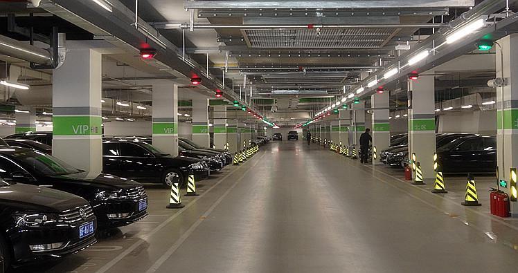 智慧停車與酒店住宿中的停車場找車系統(tǒng) 實(shí)現(xiàn)便捷出行體驗(yàn)